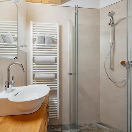 Schullerhof 3* הרמגור
