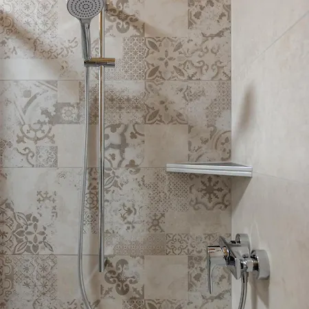 Schullerhof 3*