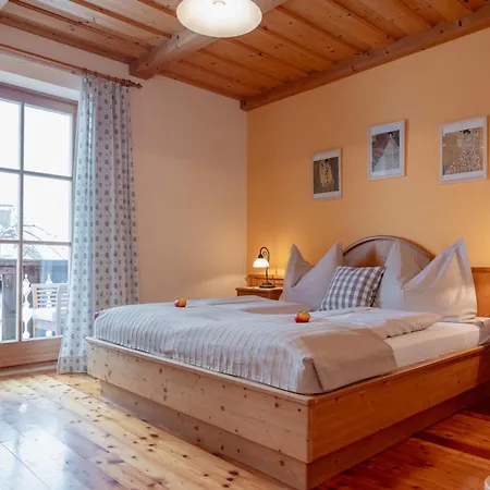 Gasthof Schullerhof Hermagor-Pressegger See