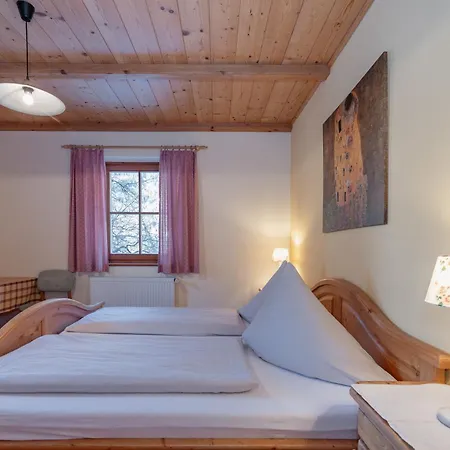 Guest house Schullerhof Hermagor-Pressegger See