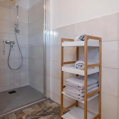 Schullerhof 招待所 黑马戈尔