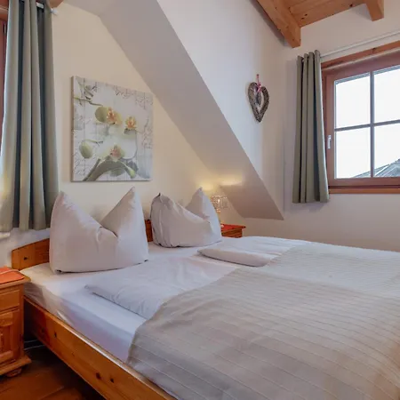 Schullerhof 3*
